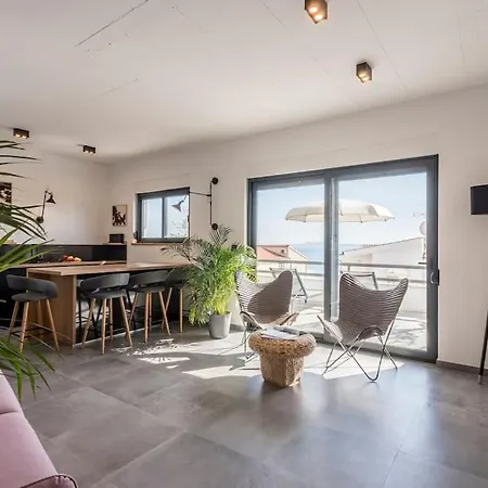 펜션 Lolina,sea On A Palm! Heated Pool 트로기르