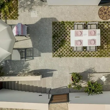 Nyaraló Lolina,sea On A Palm! Heated Pool