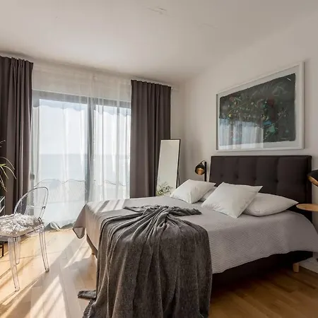 Nyaraló Lolina,sea On A Palm! Heated Pool Trogir