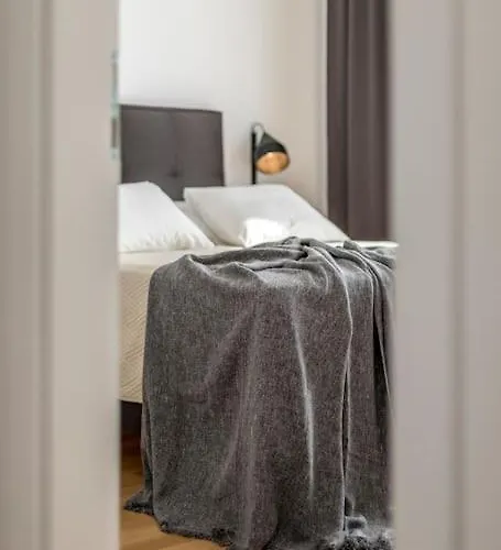 Будинок відпочинку Lolina,sea On A Palm! Heated Pool